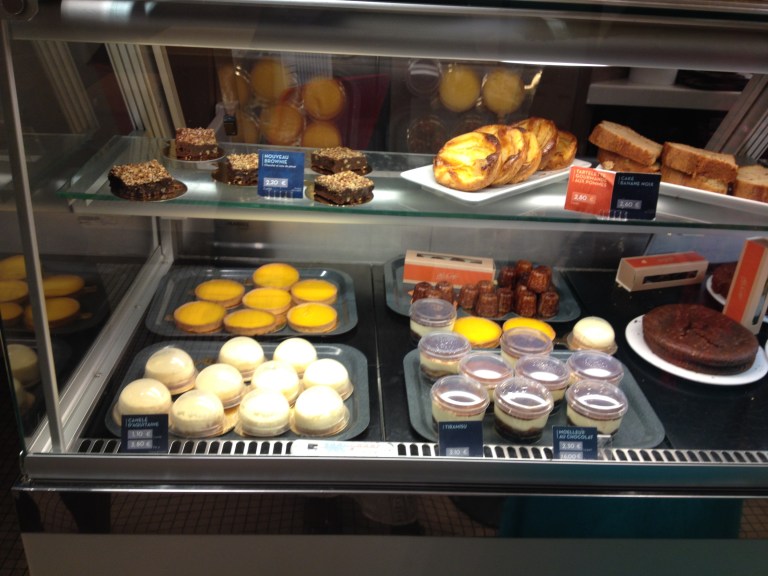 Cheesecake, tiramisu 